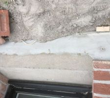 Bonjour, je viens de faire un tour sur mon chantier et je m aperçois qu une personne a fait un trou à chaque extrémité des ouvertures . Seriez vous m éclaircir à quoi ça peut bien servir svp