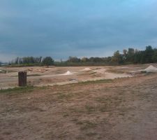 Le terrain dans le virage &agrave; gauche