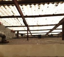 Vue entre dernière toiture et extension