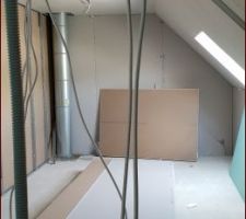 Cloisons en cours de pose chambre n°3