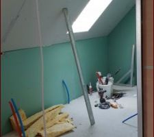 Cloisons fini  salle de bain à l'étage
