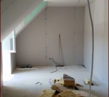 Cloisons en cours de la chambre n°2