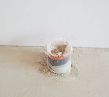 Tuyau qui ressort dans le salon quid ???