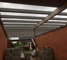 Pose des hourdis pour le toit terrasse du garage