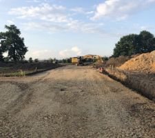 Viabilisation en cours et marquage du lotissement