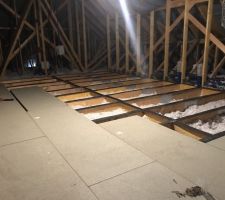 Pose du plancher à l?étage 
30m2
