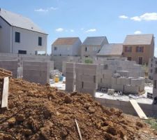 L'&eacute;l&eacute;vation des murs a d&eacute;but&eacute;