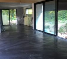 Salon béton surfacé