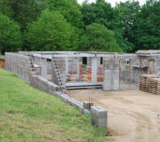 Voilà les poutres et poutrelles posées