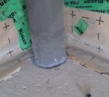 TEST d'&eacute;tanch&eacute;it&eacute; Interm&eacute;diaire  !!!!
On bouche tout les trous de la plomberie avec de la colle MS 107 pour les tubes PVC dans la dalle.