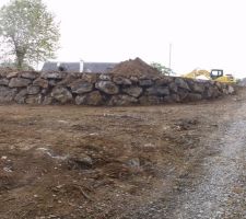 Notre enrochement entre la maison et notre tunnel