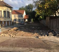 Terrain Nettoyé, vu du Nord (Rue) vers le Sud (Rivière)