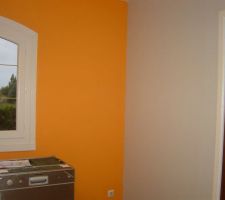 Les 2 couleurs côte à côte :l'orange et le gris.