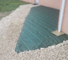 All&eacute;e maison et garage en calcaire 0/20