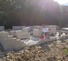 Élévation des murs en cours