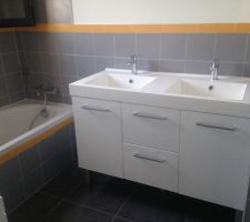 SDB des enfants terminée (an attente du miroir)