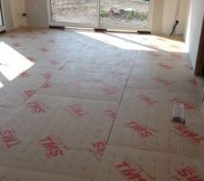 Isolation du sol avant de couler la chape