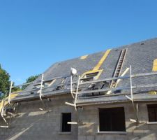 Voilà 2 des 3 velux sont posés