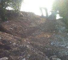 Avec la tranch&eacute;e sur le cot&eacute; gauche