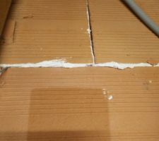 Fissures plafond a l'endroit de la cloison