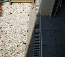 VRD, caniveaux et carrelage terminés