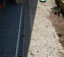 VRD, caniveaux et carrelage terminés