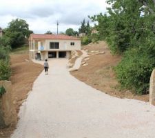 Terre remise en place, plan incliné pour accès entrée principale