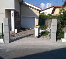 Montage &eacute;l&eacute;ments des pilliers feraill&eacute;s + remplissage b&eacute;ton