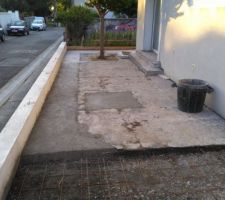 D&eacute;pose ancien grillage - terrassement - coul&eacute; dalle compl&eacute;mentaire