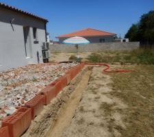 Fondation terrasse creusée par mes soins à la pioche