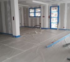 La maison est prête pour être sous-couchée et pour faire la peinture :D