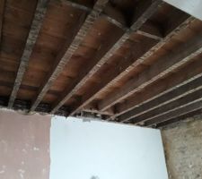 Plafond de la chambre du 1er coté jardin