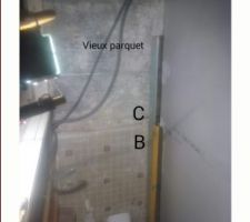 Pr&eacute;paration pour carrelage dans les WC