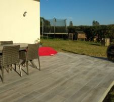 Voilà la terrasse enfin terminée et aménagée