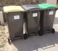 Des poubelles !
