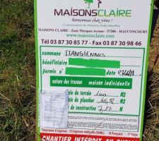Panneau sur le terrain