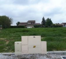 Et voila le terrain !!! :) on a mis beaucoup de temps &agrave; le trouver !!! alors on est super content !!!