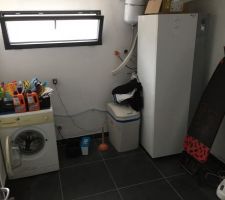 Cellier : pompe a chaleur et adoucisseur d'eau