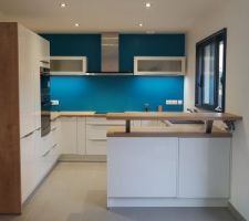 Cuisine pos&eacute;e apr&egrave;s 7 mois de gal&egrave;re !