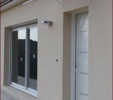 Eclairage extérieur porte d'entrée principale et marquisette