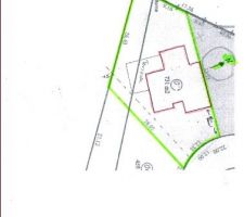 Tout d'abord terrain et orientation, il parait que c'est important ;-)
La forme de la maison correspond &agrave; un brouillon de projet que nous avons.