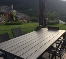 Nouvelle table de jardin