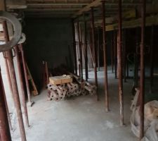 Vu du sous-sol avec hourdis en bois compress&eacute;