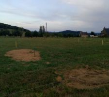 Terrain born&eacute; et maison implant&eacute;e