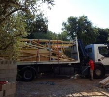 Camion plein de fermettes