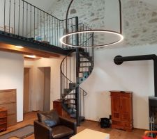 Escalier de la pièce à vivre pour la mezzanine