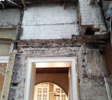 Découpage du mur principal de la maison pour pose de fer I