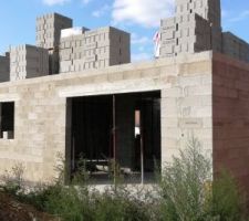 R&eacute;ception des parpaing pour Etage