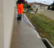 1er rinçage et apparition du béton désactivé