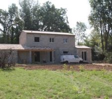 Un peu de terrassement devant la maison, ça fait du bien